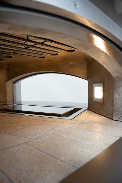 Round Oven with Electric Fry Top